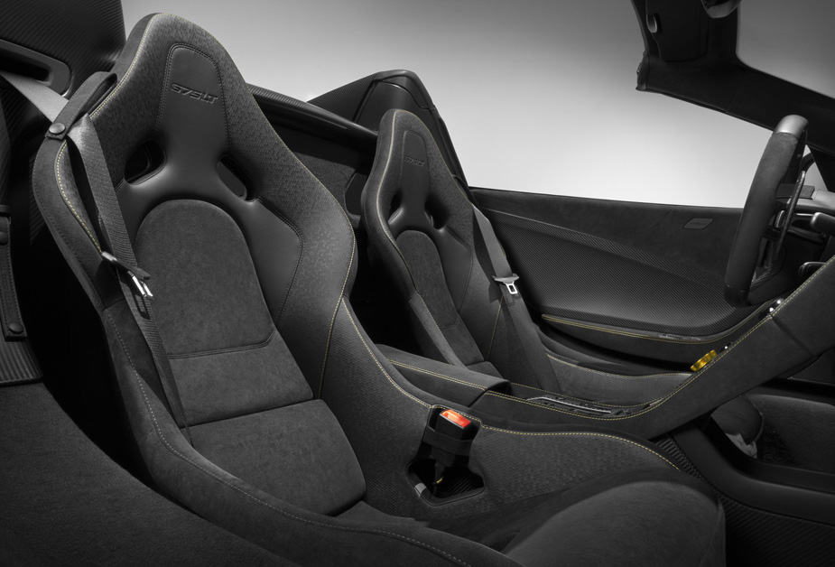 McLaren 675LT Spider interior