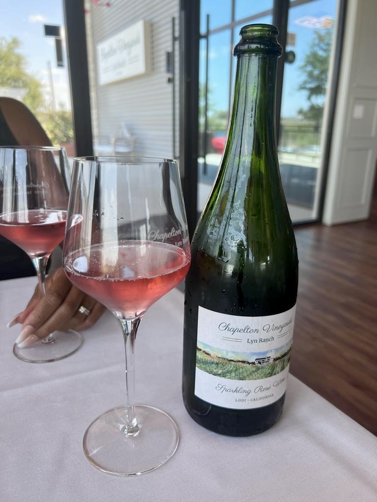 Chapelton vineyards sparkling rose wine